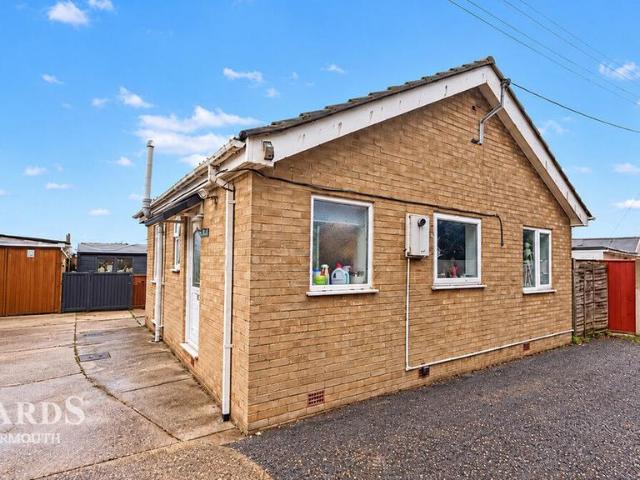 Bungalow for sale in Stokesby, Norfolk