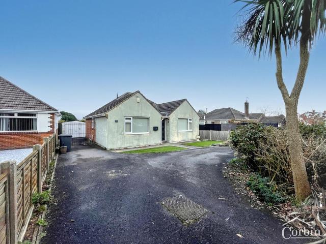 Bungalow for sale in Bear Cross