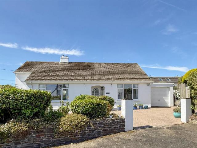 Bungalow for sale in Mawnan, Maenporth