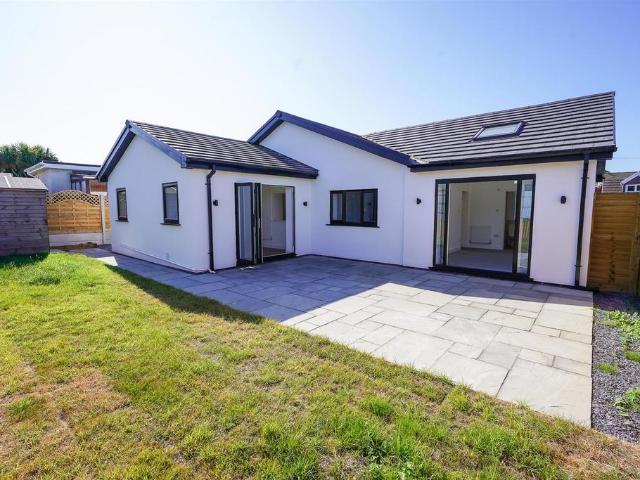 Bungalow for sale in Thistleboon, Mumbles ,the