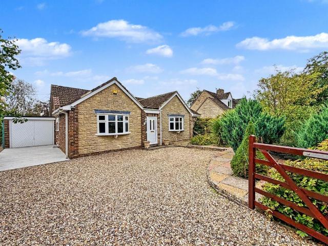Bungalow for sale in Dromore, Oxfordshire