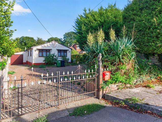 Bungalow for sale in Ramsden Bellhouse, Basildon