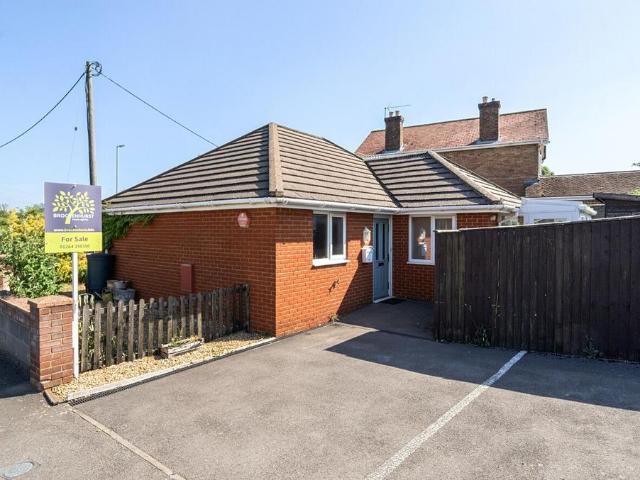 Bungalow for sale in Ludgershall, Wiltshire