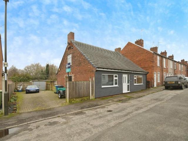 Bungalow for sale in Loundsley Green, East Midlands