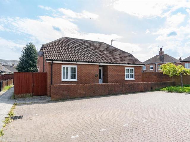Bungalow for sale in Gosberton Clough, Lincolnshire