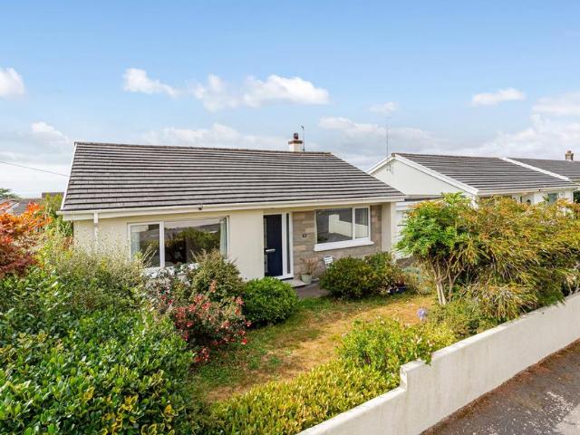 Bungalow for sale in Strode, Devon