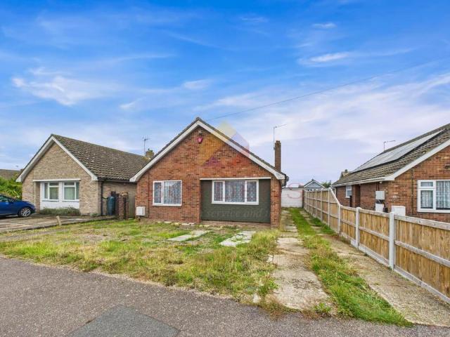 Bungalow for sale in Frinton and Walton, Dale Hill