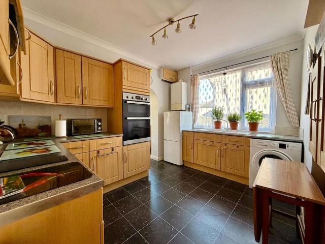 Bungalow for sale in Brea