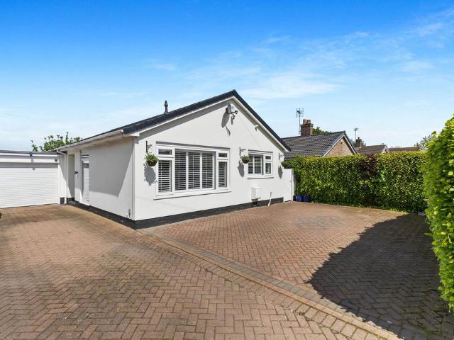 Bungalow for sale in Kellington, North Yorkshire