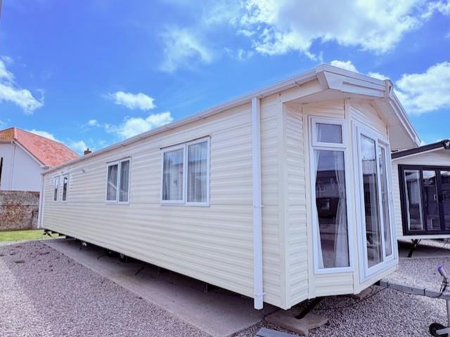 Bungalow for sale in Monkton, Acol