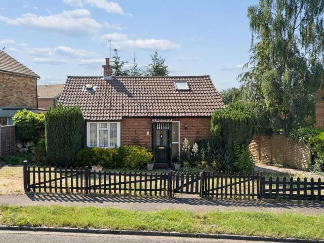 Bungalow for sale in Chalfont St. Peter, Denham