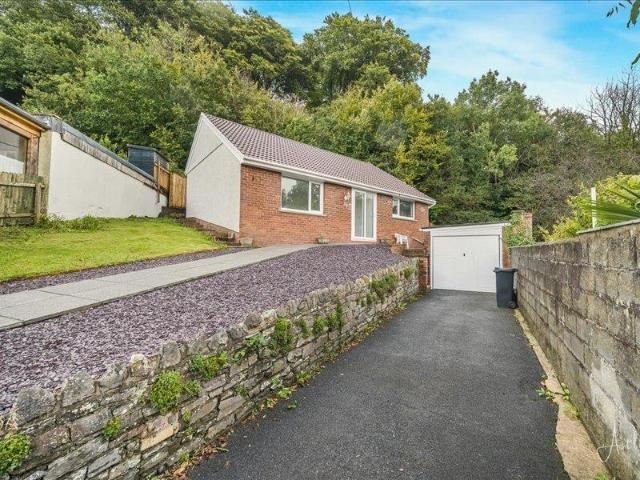 Bungalow for sale in Cimla, Neath