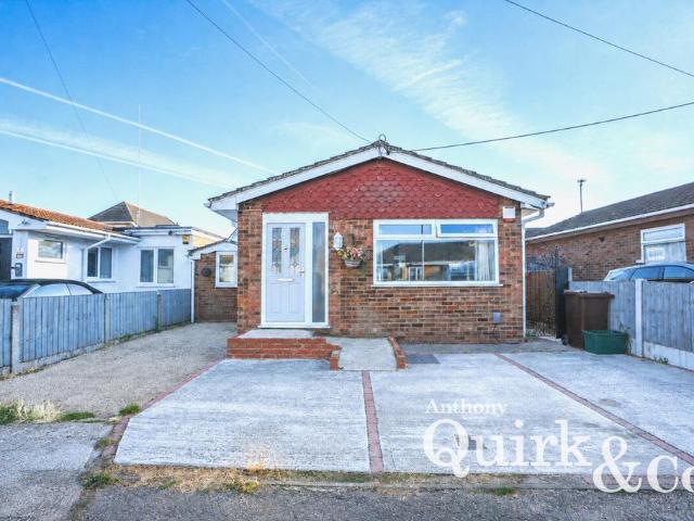 Bungalow for sale in Canvey Island