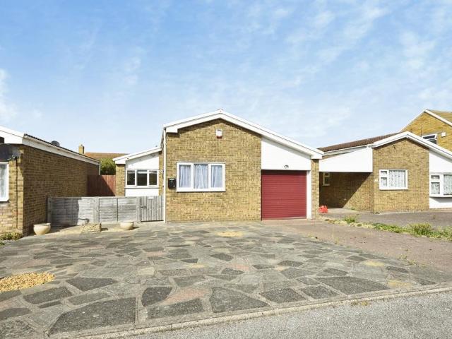 Bungalow for sale in Acol, Kent