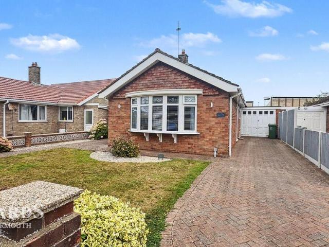 Bungalow for sale in Newtown, Stokesby