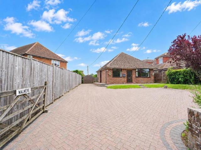 Bungalow for sale in Westfield, Heathlands