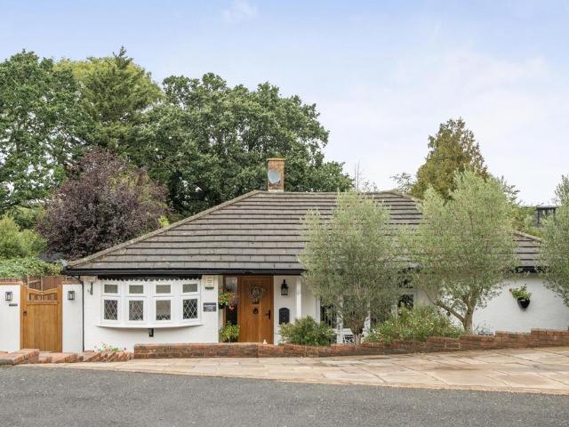 Bungalow for sale in Park Langley, Greater London