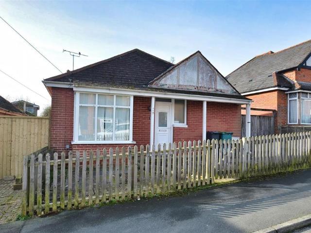 Bungalow for sale in Binstead, Ryde
