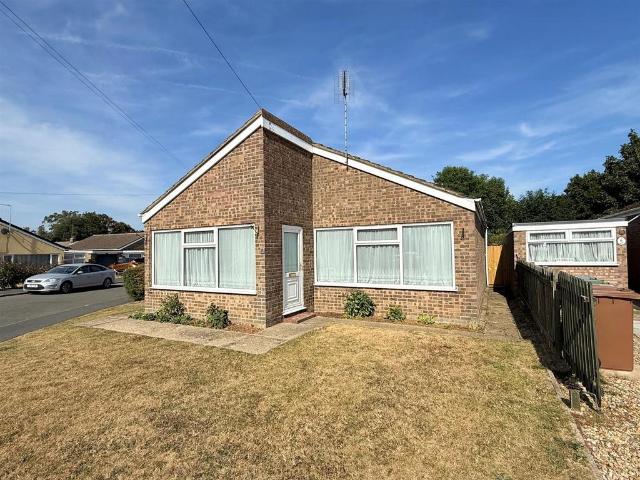 Bungalow for sale in Stokesby, Norfolk