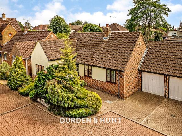Bungalow for sale in Sunnymede, Billericay