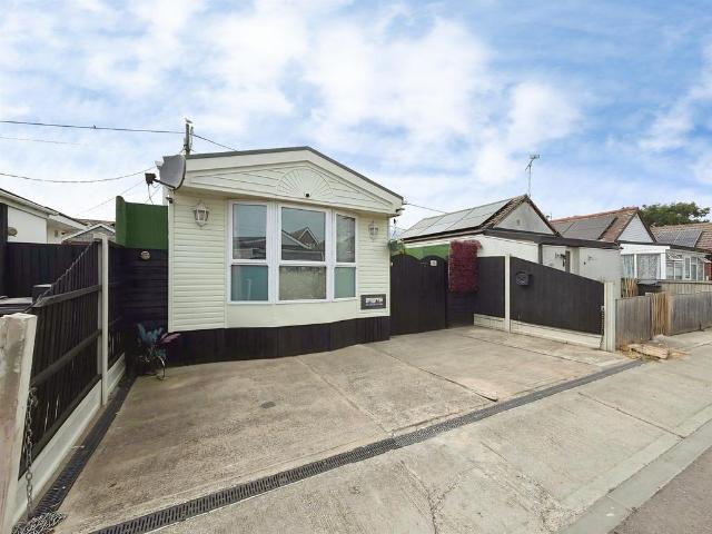 Bungalow for sale in Dale Hill, Essex