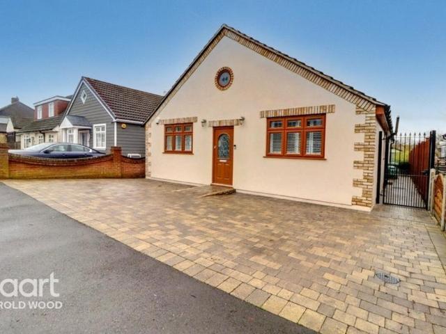 Bungalow for sale in Harold Wood, Greater London