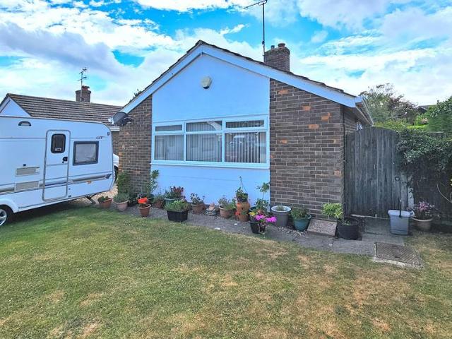 Bungalow for sale in Beltinge, The Bridge