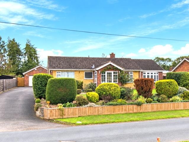 Bungalow for sale in Naunton, Malvern Hills
