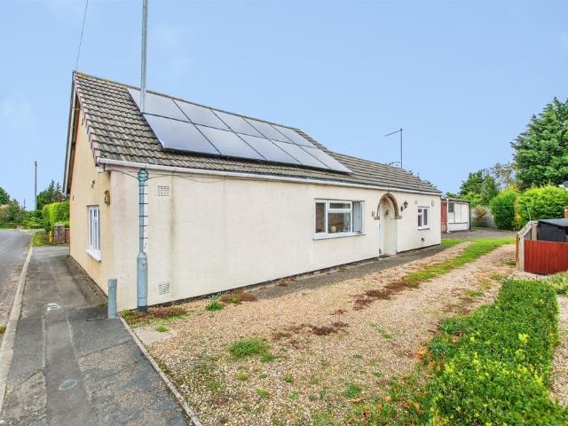 Bungalow for sale in Saracen's Head, South Holland