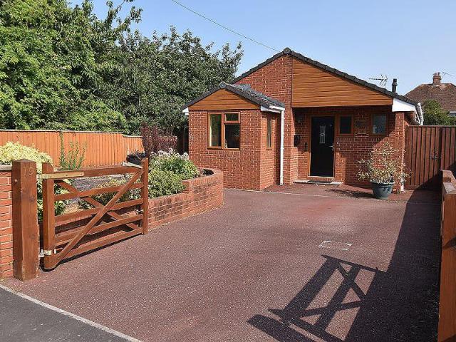Bungalow for sale in Watergate, Devon