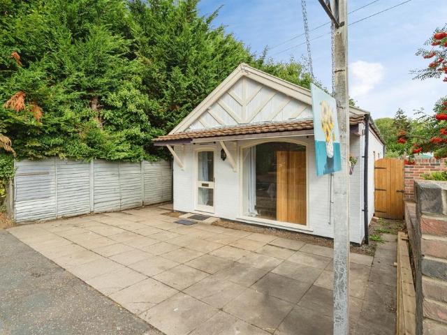 Bungalow for sale in Wroxham, Crostwick