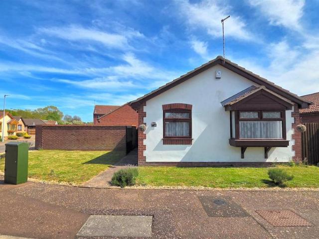 Bungalow for sale in Stokesby, Norfolk