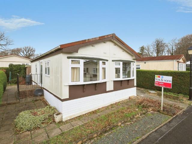 Park Home for sale in Cross In Hand, East Sussex