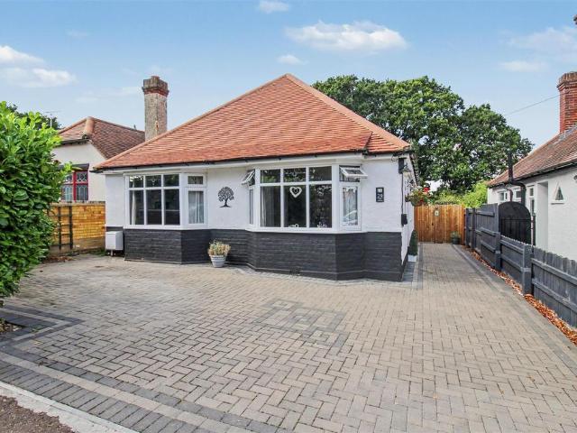 Bungalow for sale in Alton Barnes, Essex