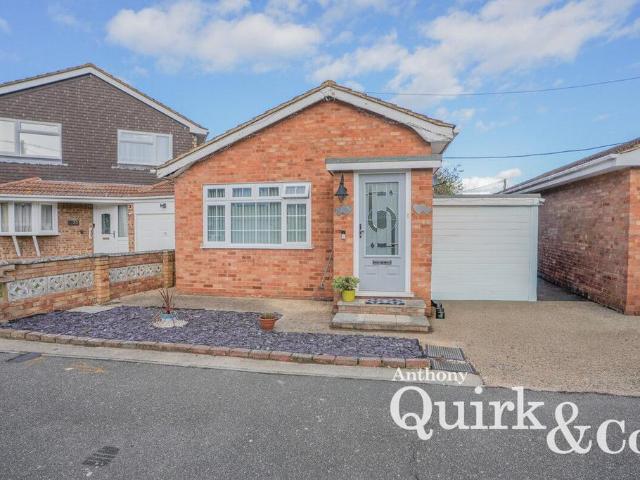 Bungalow for sale in Leigh Beck, Essex