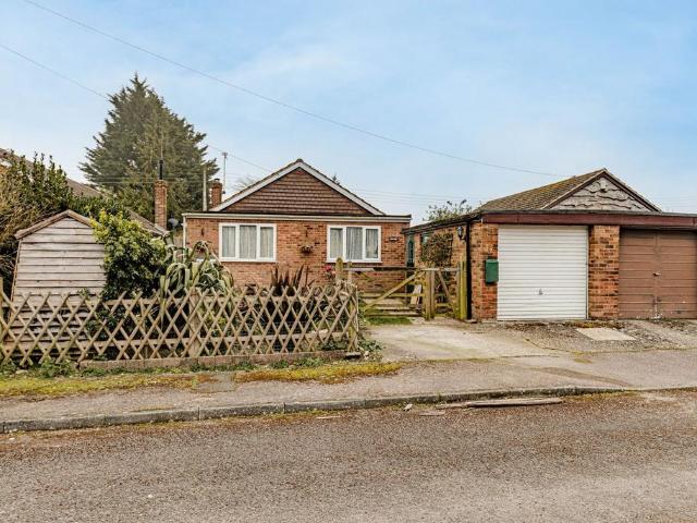 Bungalow for sale in Oad Street, Kent