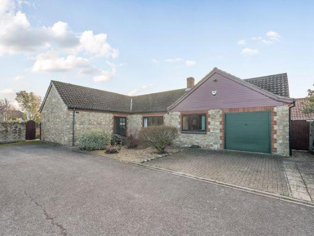 Bungalow for sale in Bedford