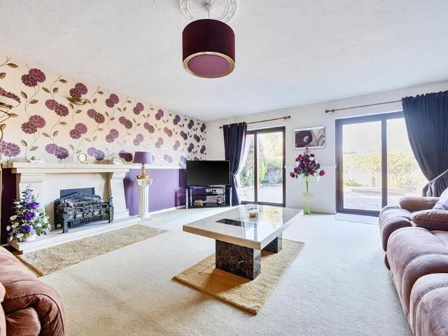 Bungalow for sale in Littlecote, West Sussex