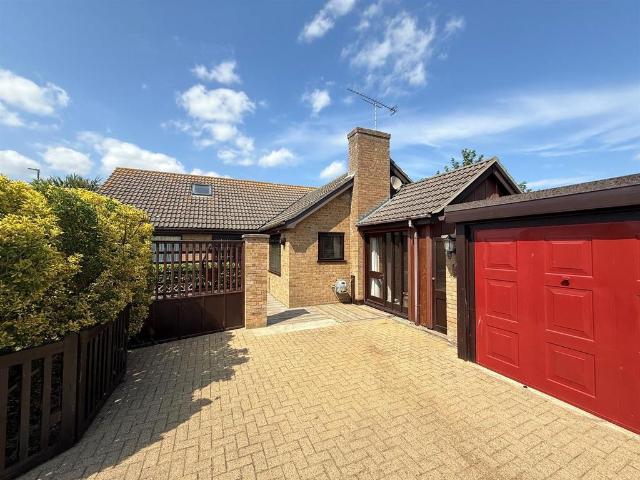 Bungalow for sale in Stokesby, Norfolk