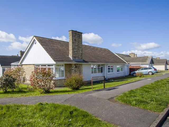 Bungalow for sale in Sully, Wales