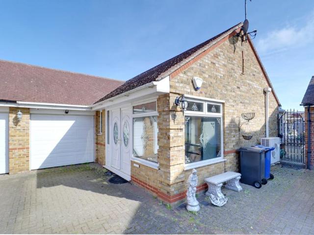 Bungalow for sale in South Ockendon, Essex