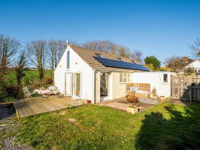 Bungalow for sale in Strode, Devon