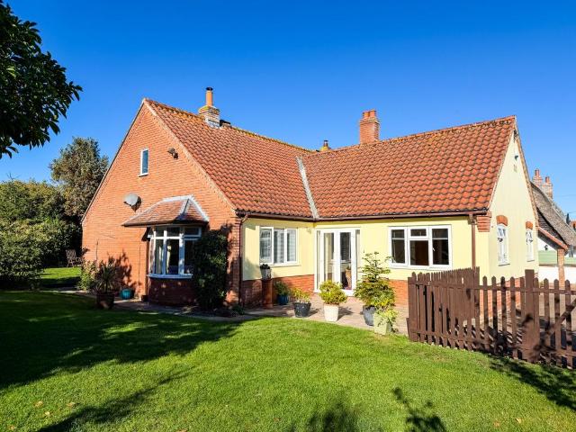 Bungalow for sale in North Lopham, Breckland