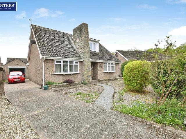 Bungalow for sale in Berkeley, Dragonby