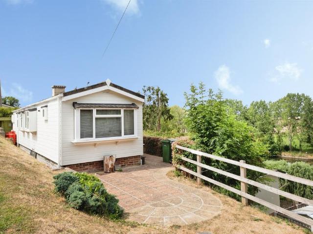 Bungalow for sale in Shillingford, Berrick Salome