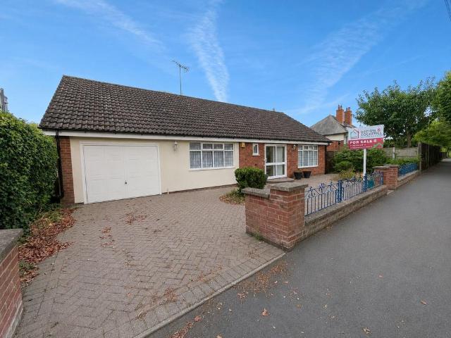 Bungalow for sale in Hillmorton Paddox, New Bilton
