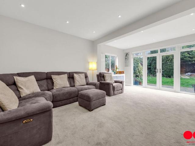 Bungalow for sale in Seven Kings, Greater London