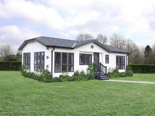 Bungalow for sale in Oakley, Merley