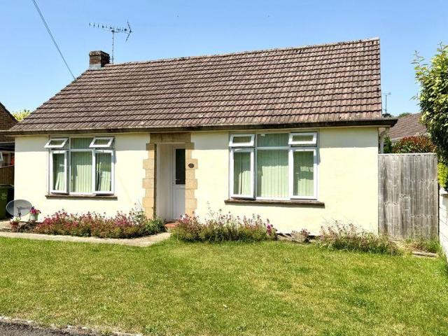 Bungalow for sale in Calne