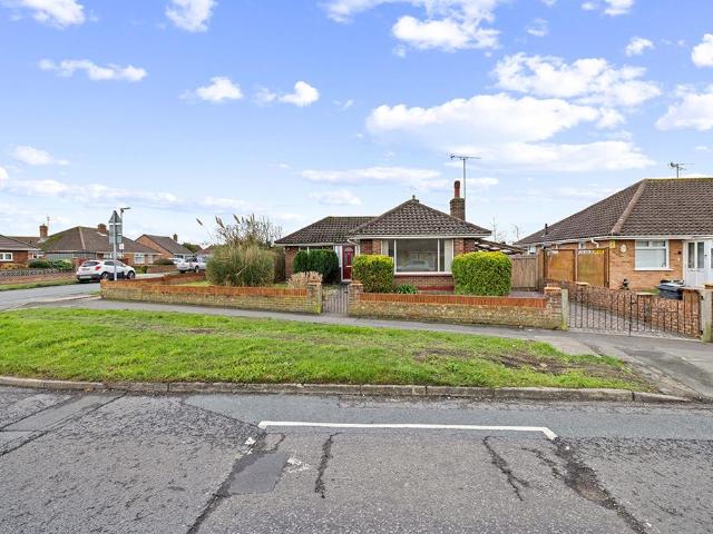 Bungalow for sale in Bersted, Clapham